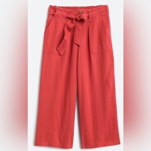 Has POCKETS yall! NWT cropped, belted, wide leg linen pants “25 inseam.